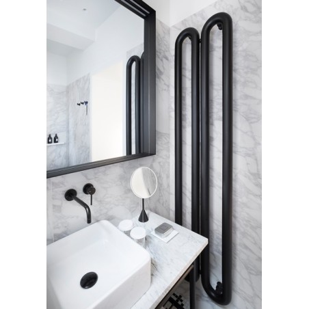 Sèche-serviette radiateur eau chaude design Antxtubone V vertical blanc mat 170cm avec porte serviette