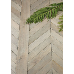 Parquet chêne massif à poser sur lambourde français fougères , plancher chevron vieux gris  , ép : 21 mm , largeur 110 mm