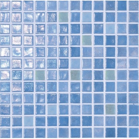 Emaux de verre bleu clair irisé et fluorescent piscine salle de bain iridis 21+fosvit  2.5x2.5cm