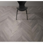 Carrelage imitation parquet bois gris point de hongrie, sol et mur 9.4x49cm rectifié santawood chevron grey