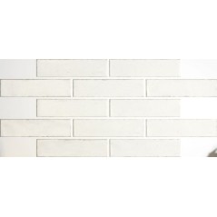 Carrelage imitation pierre viellie blanc mat en mur douche, crédence cuisine 7.5x30cm, apegcalpe white.