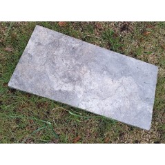Margelle piscine, plate en pierre gris 61X33X3cm bord droit et bord rond, travertin silver