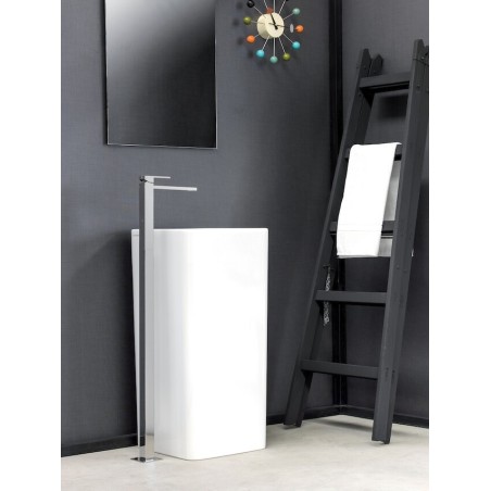 Mitigeur lavabo au sol carré en laiton design: chromé, noir mat, blanc mat, or, nickel brossé, or, or rose, or brossé RU299