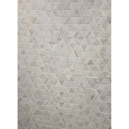 Mosaique triangle marbre blanc poli brillant sur trame 27.5x24cm mox tamarbeige