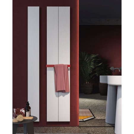 Sèche-serviette radiateur électrique contemporain, salle de bain Antxloft blanc mat largeur 40,3cm avec porte serviette blanc