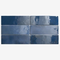 Carrelage Effet Zellige A bleu foncé brillant 6.5x20cm dans la salle de bains