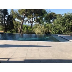 carrelage anti-dérapant plages de piscine forte épaisseur 90x60X2cm, R11 A+B+C, imitation béton santaset grey