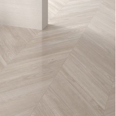 Carrelage salle de bain imitation parquet chevron moderne 9.4x49cm rectifié,  shadewood chevron light au sol