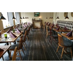 Carrelage effet plancher en bois peint en noir, sol et mur, restaurant, 15x120cm rectifié, santablend noir